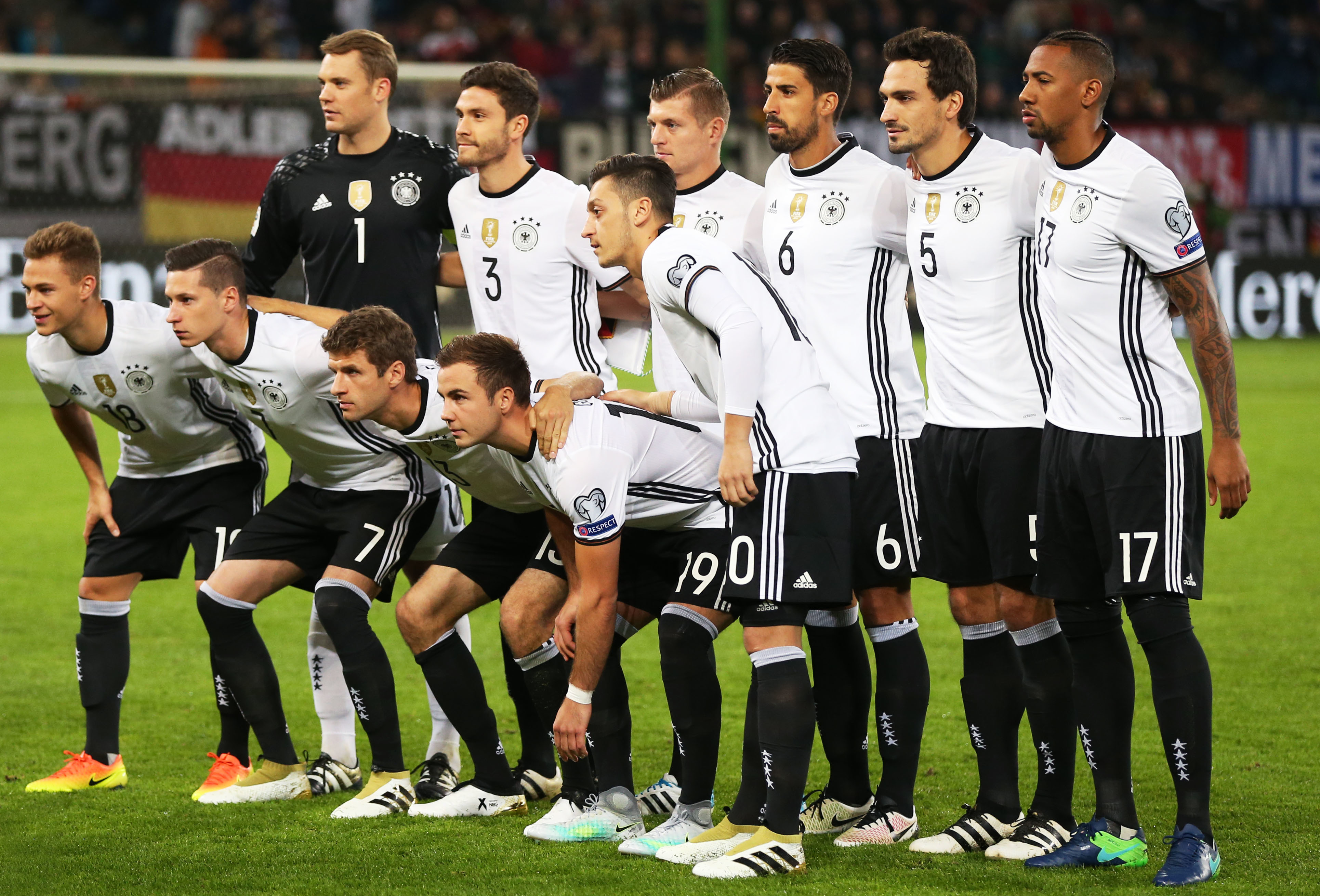 足球发展的 足球发展的